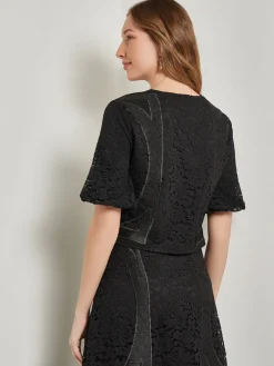 Discount Modern Fit Cropped Textural Woven Blouse Blouses & Shirts|Tops & Tees