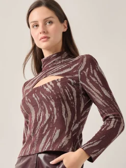 Clearance Modern Fit Oval Front Cutout Jacquard Knit Top Tops & Tees