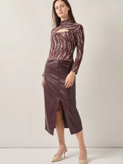 Clearance Modern Fit Oval Front Cutout Jacquard Knit Top Tops & Tees